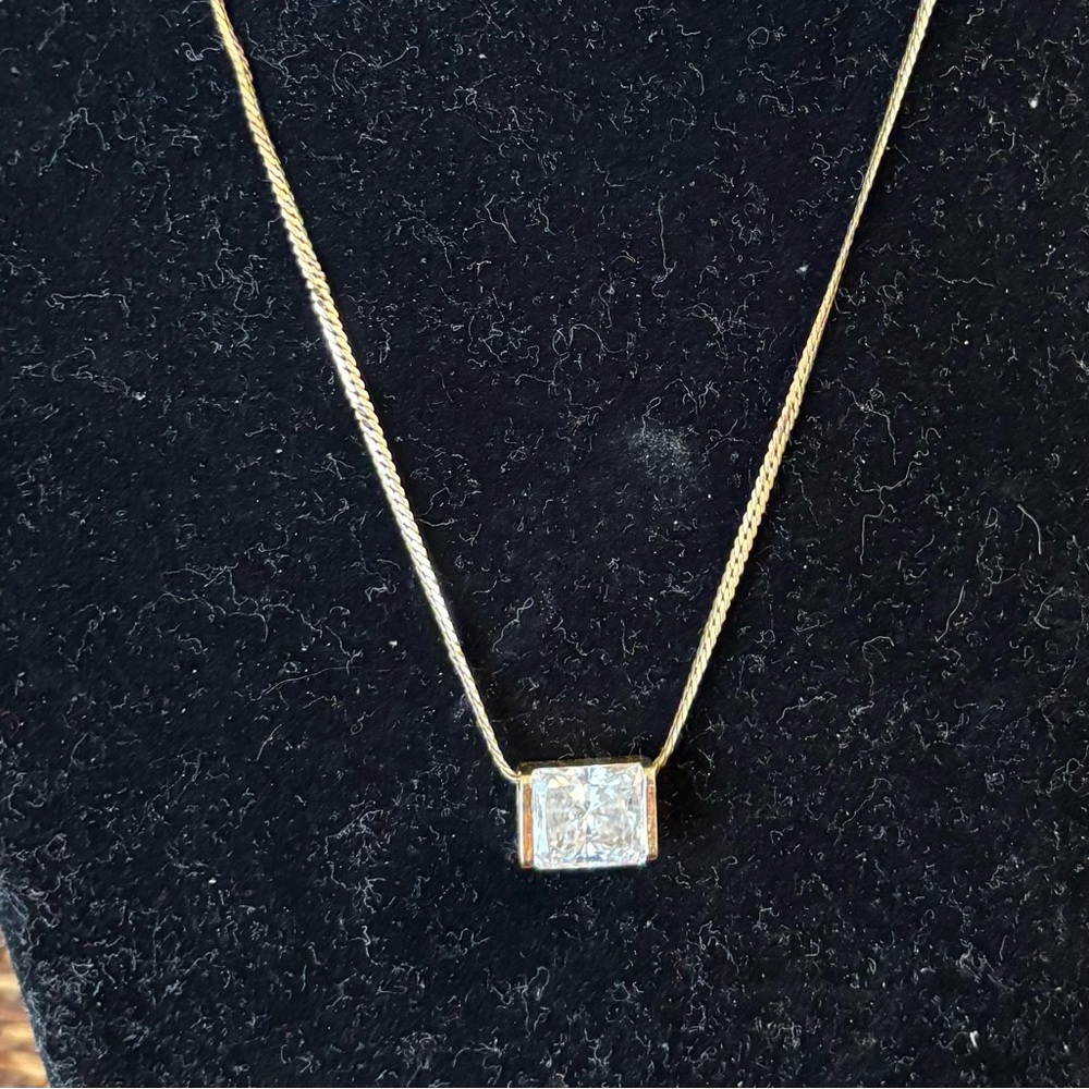 GC 925 chain with cubic zirconia pendant
